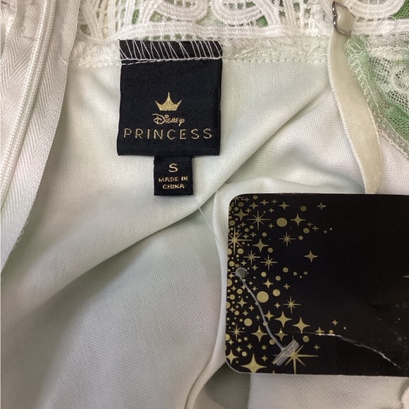 Disney Juniors Charming Dapper Days Floral Cold Shoulder Lace Dress, sz S - Picture 9 of 12